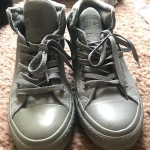 High top Converse (women’s 9/men’s 7)